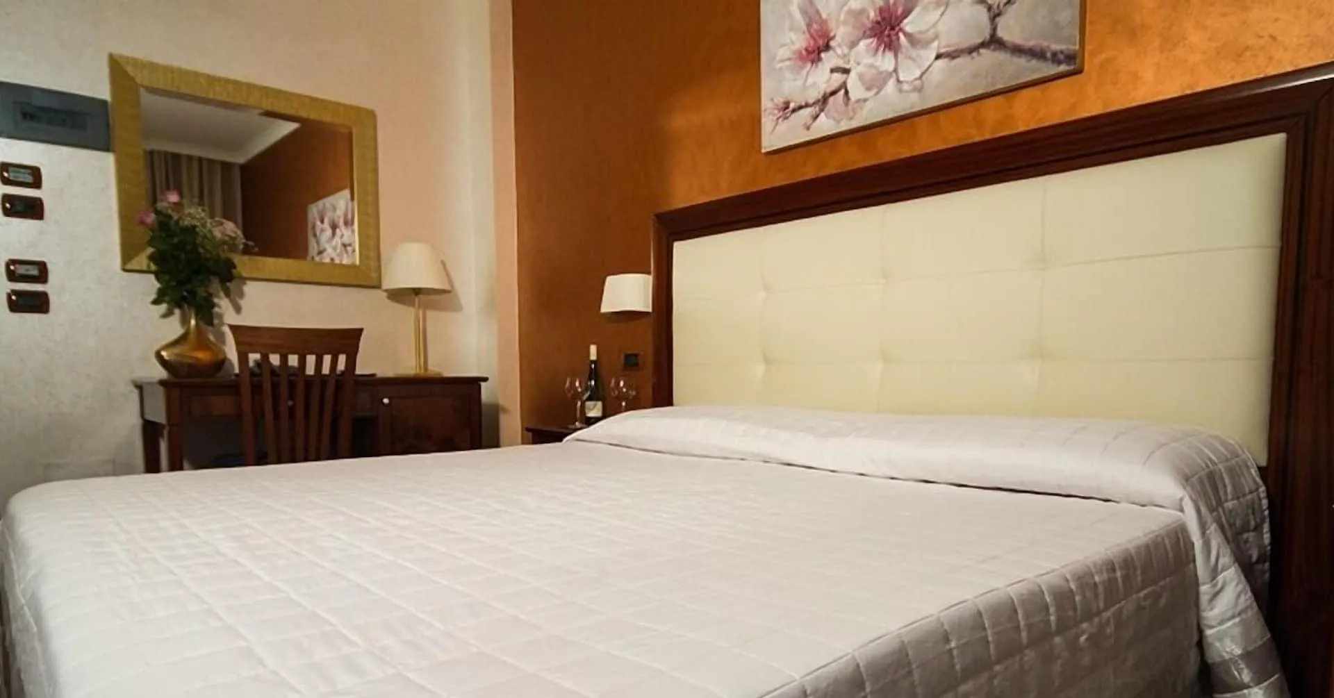 Hotel Flora Noto 3*,