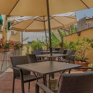 https://hotel-monica-florence.it-tuscanyhotel.com