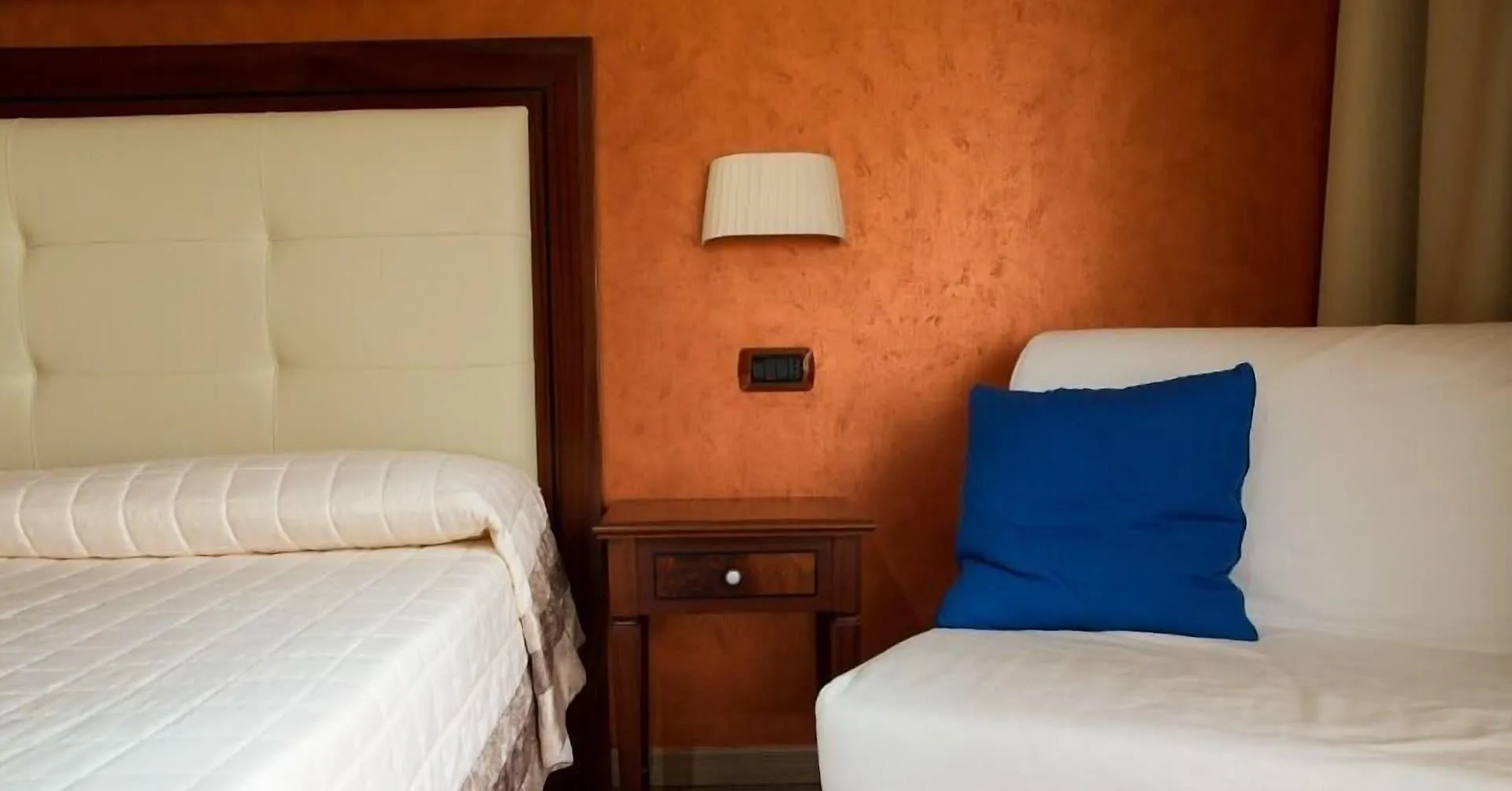 Hotel Flora Noto 3*,  Italy